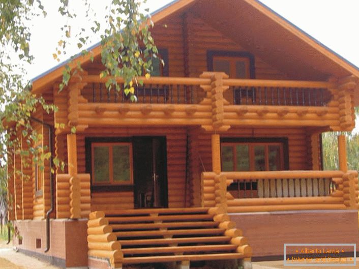Băi cu două etaje, cu case de lemn
