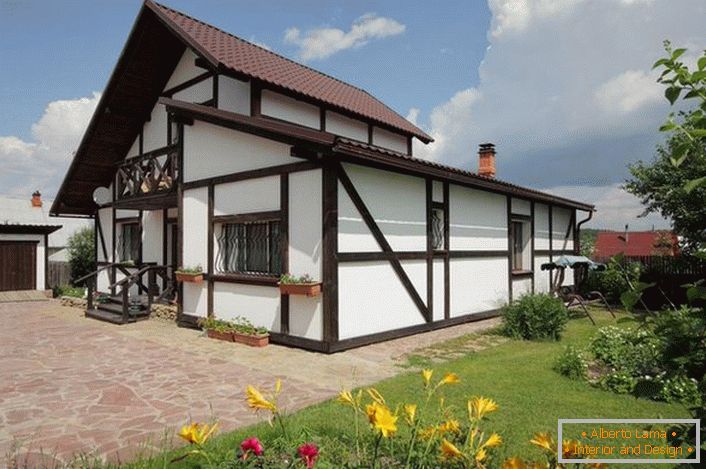 O casă mică în stil scandinav atrage vederi cu frumusețea sa și rusticul chic.