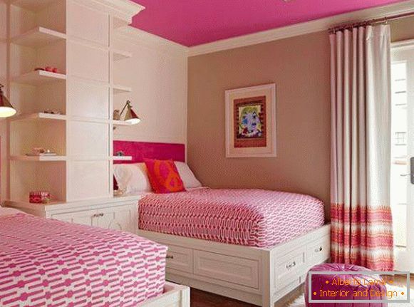 Designul dormitorului roz pentru două fete