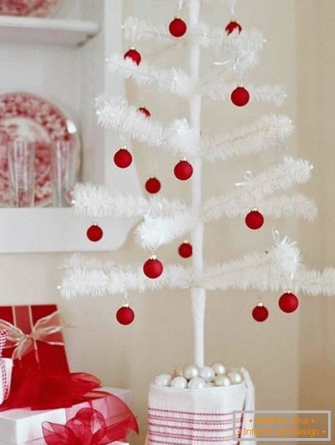 simplu-și-elegant-decorare-pom de Crăciun