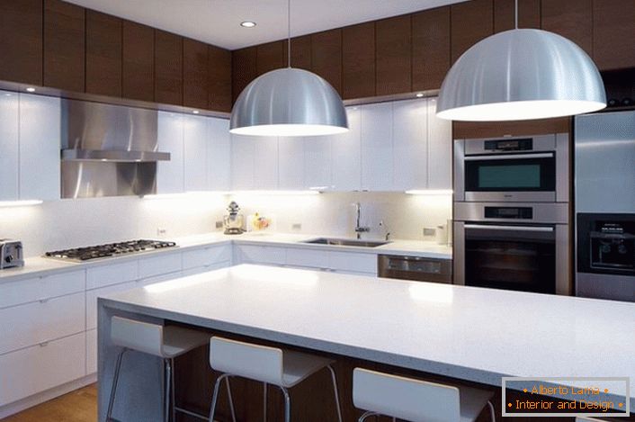 Soluție de design în stilul minimalismului pentru o bucătărie spațioasă și luminoasă. 