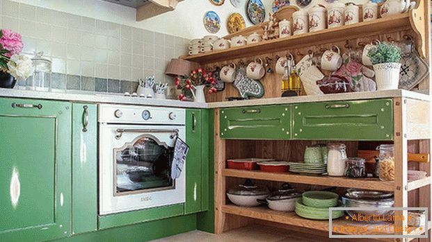 decorul unei bucătării mici, în stilul Provence