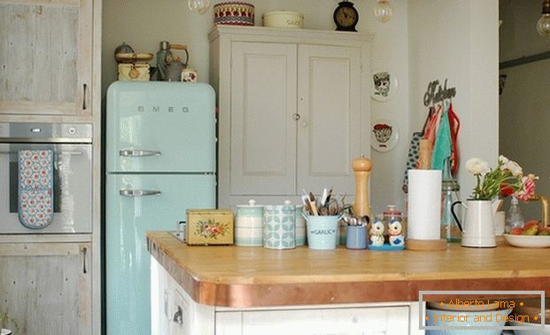 vintage frigider în stil Provence