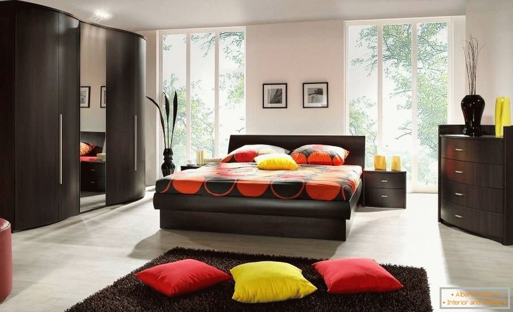 Un dormitor frumos în culori închise