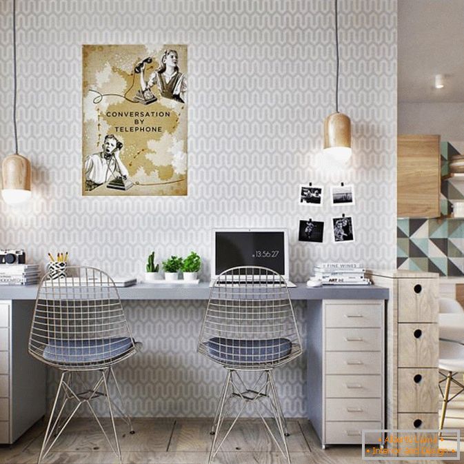 Cabinetul unui mic apartament studio din Moscova