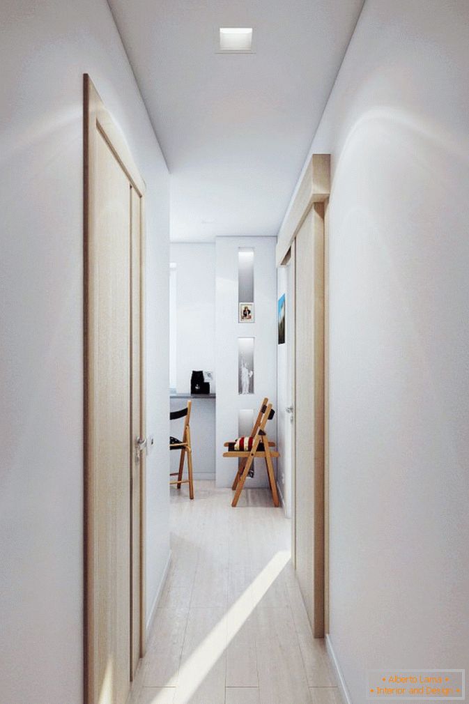 Coridorul unui mic apartament studio din Rusia