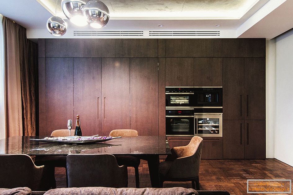 Un mic apartament studio cu elemente de artă nouveau minimalist din Kiev, Ucraina