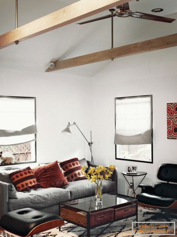 Cameră confortabilă, cu mobilier de designer