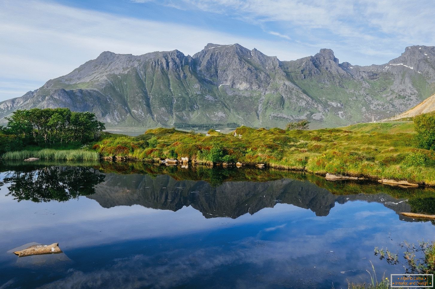 Peisaj colorat al naturii în Norvegia