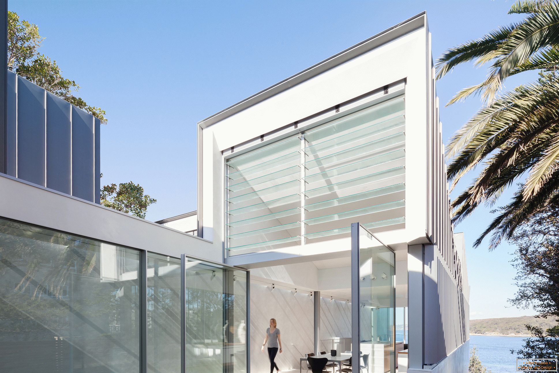 Proiectul unei case înguste cu două etaje din Australia