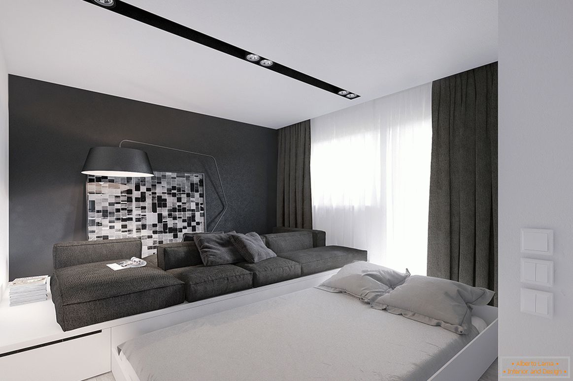 Un pat extraordinar în camera de zi a unui apartament mic