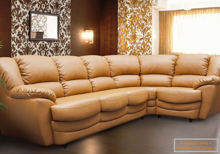 O canapea modulară compozită elegantă pentru un living elegant. Culoarea colțului confortabil este culoarea tapițeriei de lux a clasei premium.