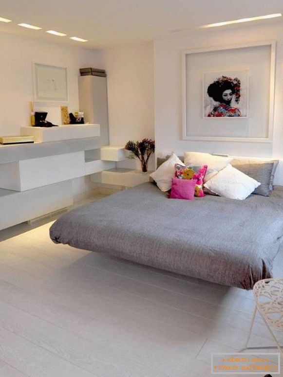 Dormitorul pentru femei în stilul minimalismului