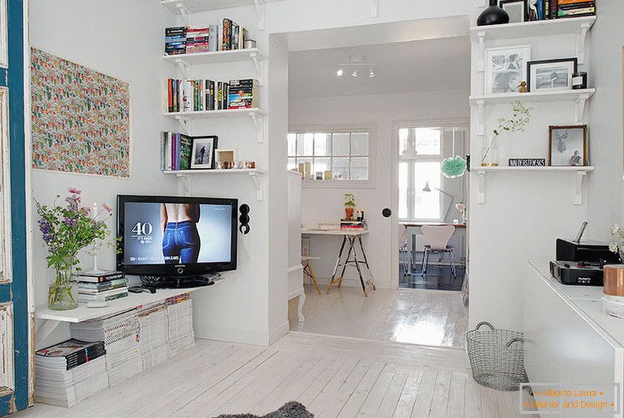 Apartament studio cu culoare albă