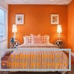 Dormitorul в оранжевых тонах