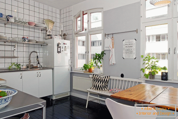 Bucătăria unui mic apartament din Stockholm