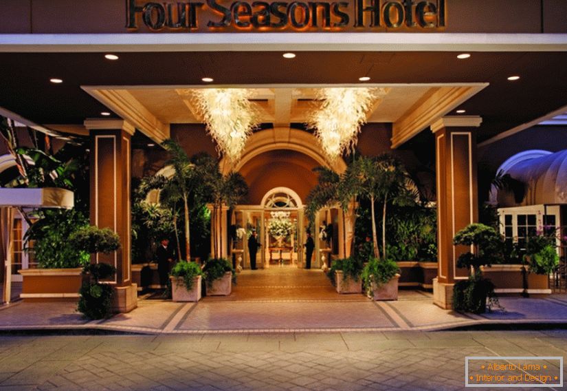 Fatada hotelului Four Seasons