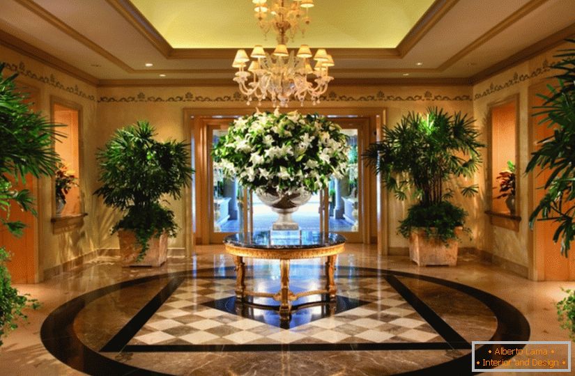 Lobby-ul principal al hotelului Four Seasons