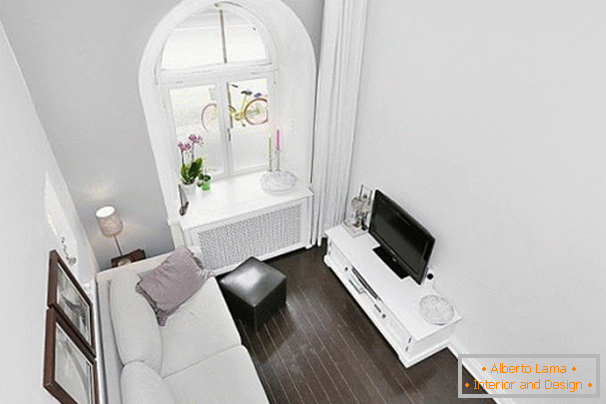 Apartament de două dormitoare în culoare albă