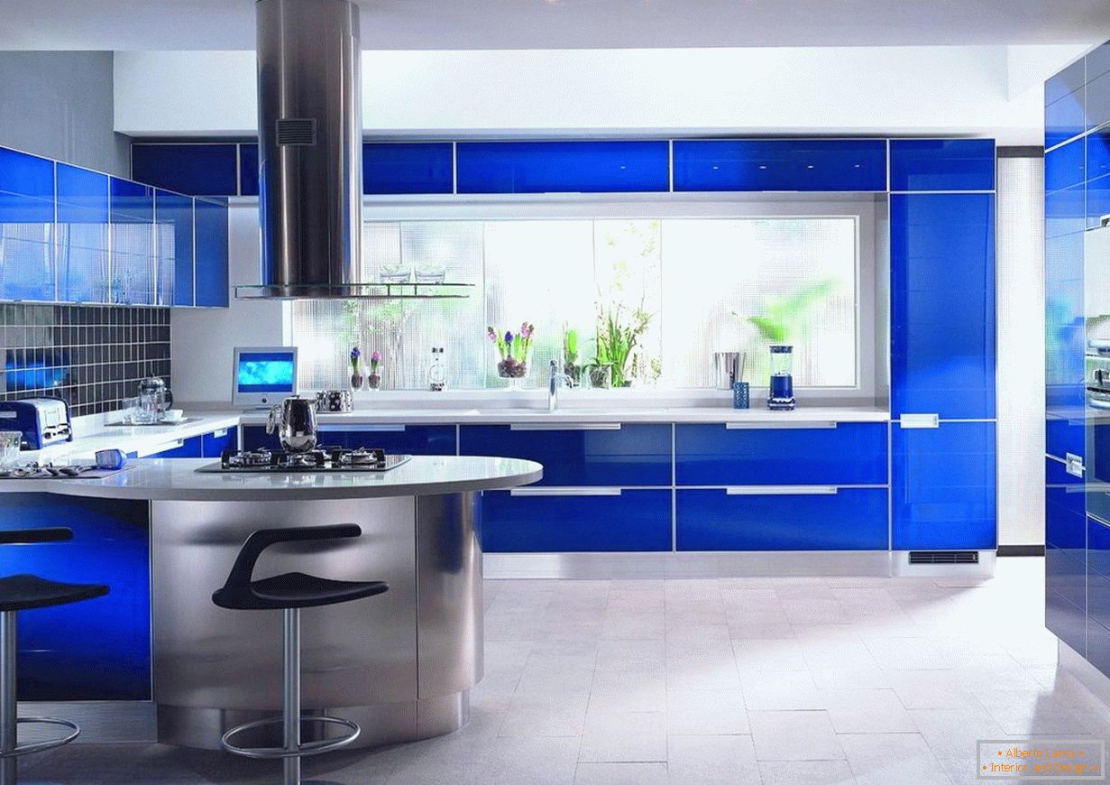 Fatada bucătăriei în albastru