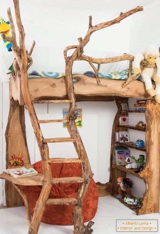 Mobilier de casă pentru copii realizat din lemn