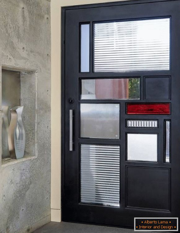 Ușile metalice frumoase într-un stil modern