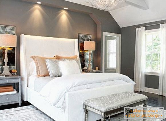 Imagine a unui dormitor într-un stil modern cu vopsea gri pe pereți