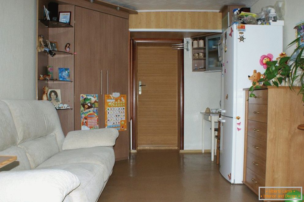 Interiorul camerei este de 12 mp. m в общежитии