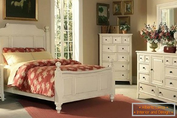 Set de mobilier pentru dormitor în stilul Provence