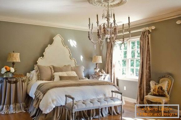 Combinația de stil clasic și chic elegant în dormitor