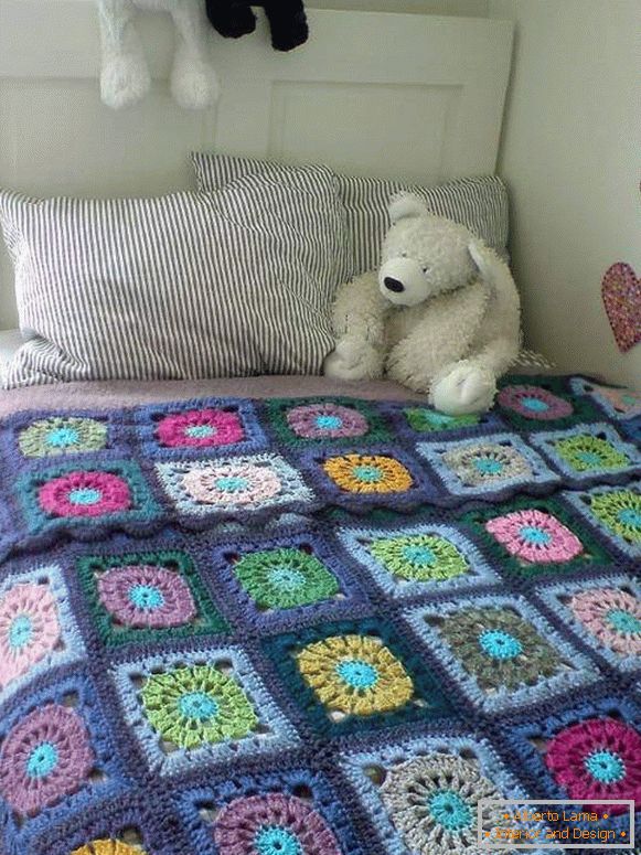 Tricotate pătură pentru un pat într-o pepinieră în stil de mozaic