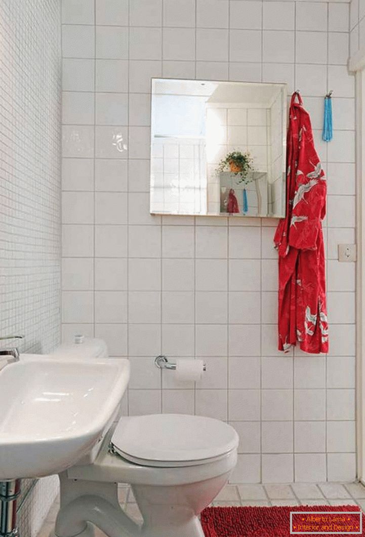 interesting-mici-baie de design-with-toilet-and-washing-stand-plus-red-bath-mat-on-white-tiles-flooring-as-well-as-mirrored-recessed-medicine-cabinets-744x1095