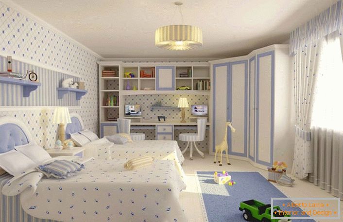 Culorile neutre, de exemplu, albastru și alb, sunt ideale pentru a decora o cameră pentru copii unde vor trăi un frate și o soră. 