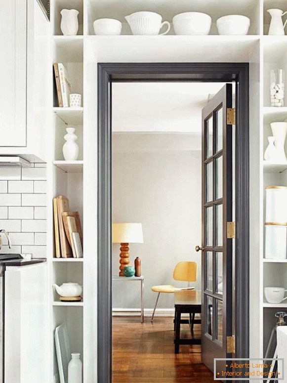 Ușile frumoase din bucătărie - fotografie cu un dulap în jurul valorii