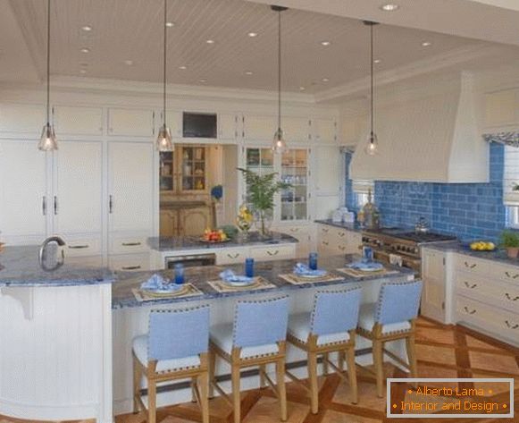 Frumos interior în tonuri albastre - fotografie de bucătărie