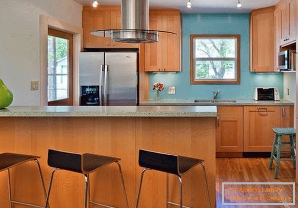 Combinație cu culoarea albastră în fotografia interioară a bucătăriei