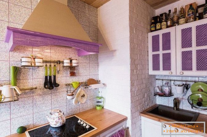 Purple accente în interiorul bucătăriei